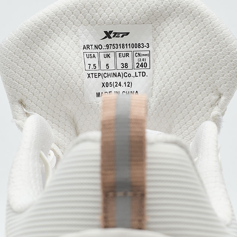 XTEP Women's Running Shoes Classic Grey38/Canvas White/Tea Brown01 110083-3