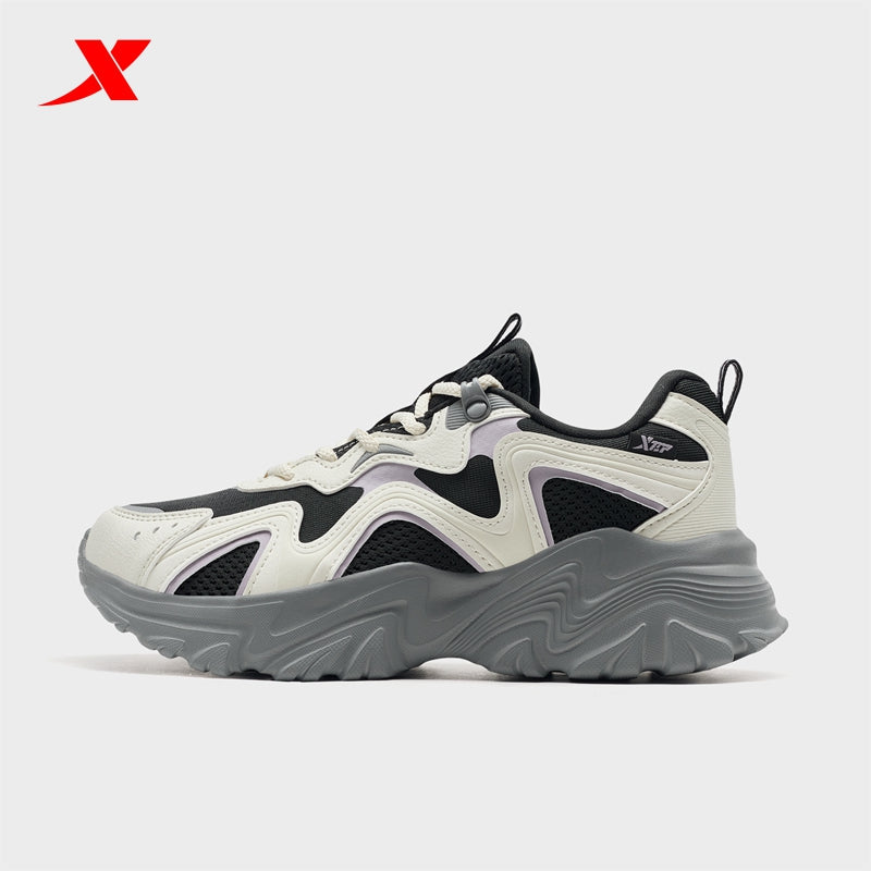 XTEP Women's Outdoor Shoes Alabaster/Black 170020-2
